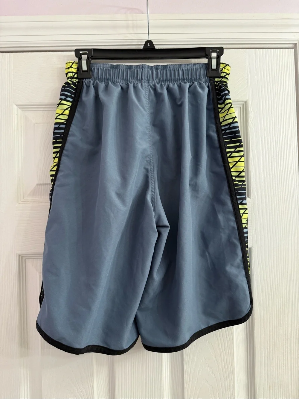 Nike Boys Gray Swimming Trunks Swimsuit Drawstring Size Small